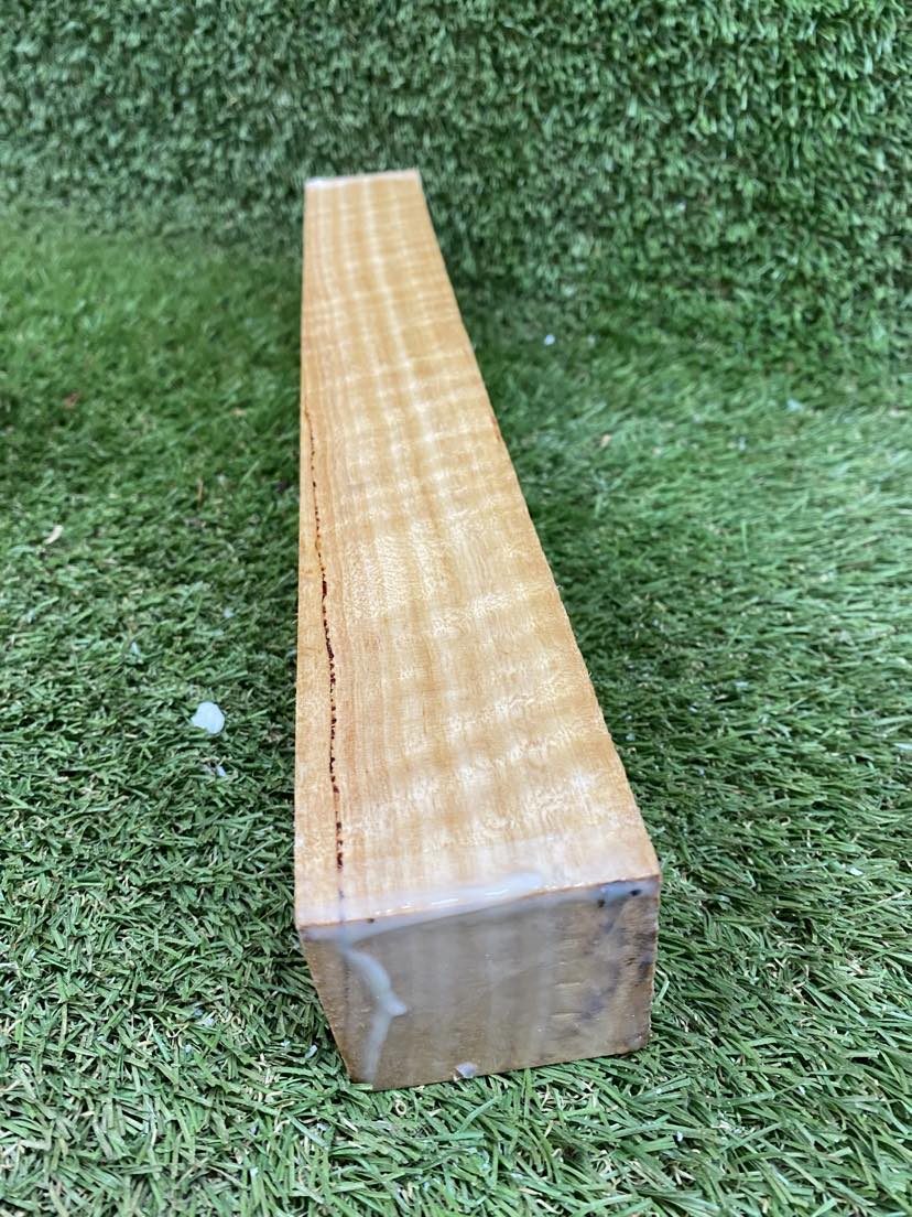 Figured Oak Spindle 400 x 50 x 50mm