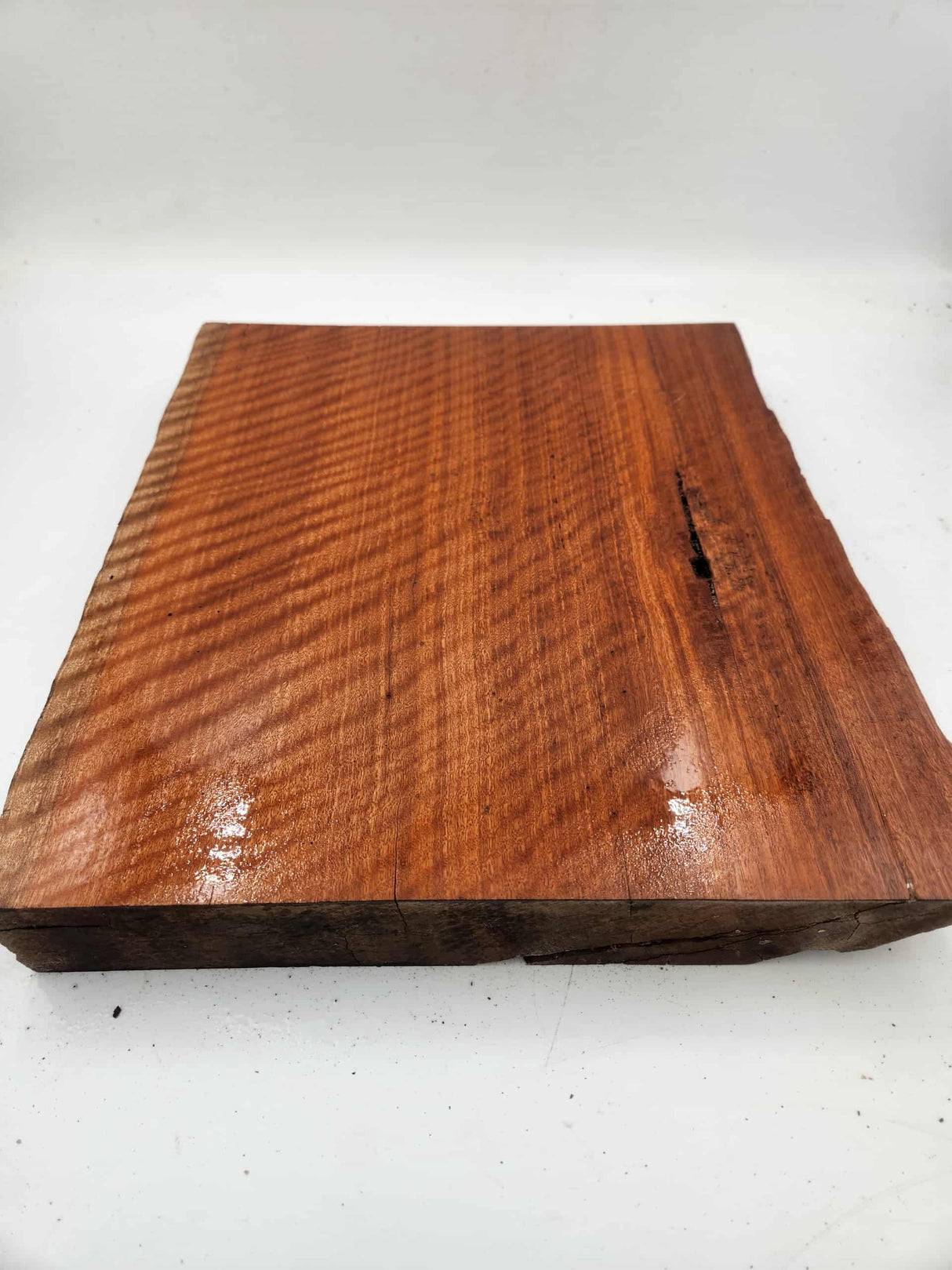 Red Gum Board With Fiddle Back 400mmx340mmx50mm