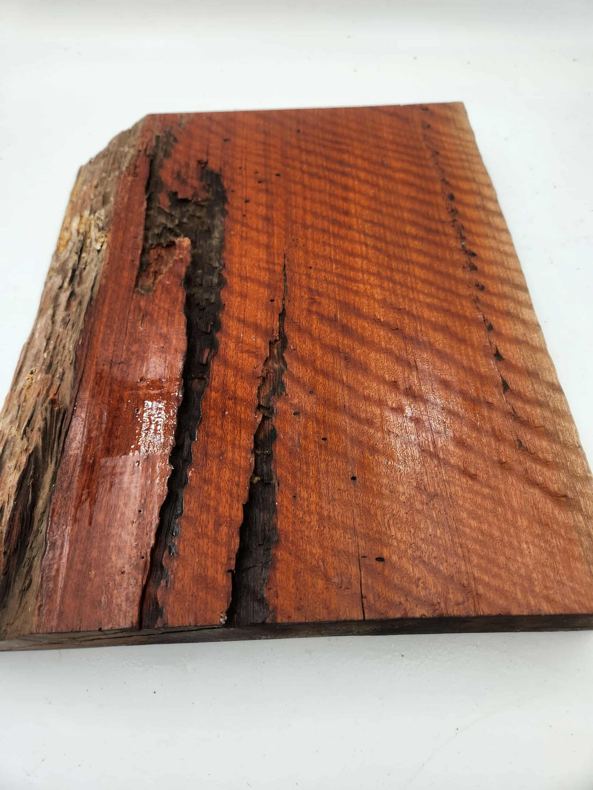 Red Gum Board With Fiddle Back 400mmx340mmx50mm