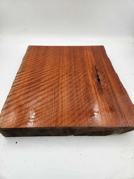 Red Gum Board With Fiddle Back 400mmx340mmx50mm