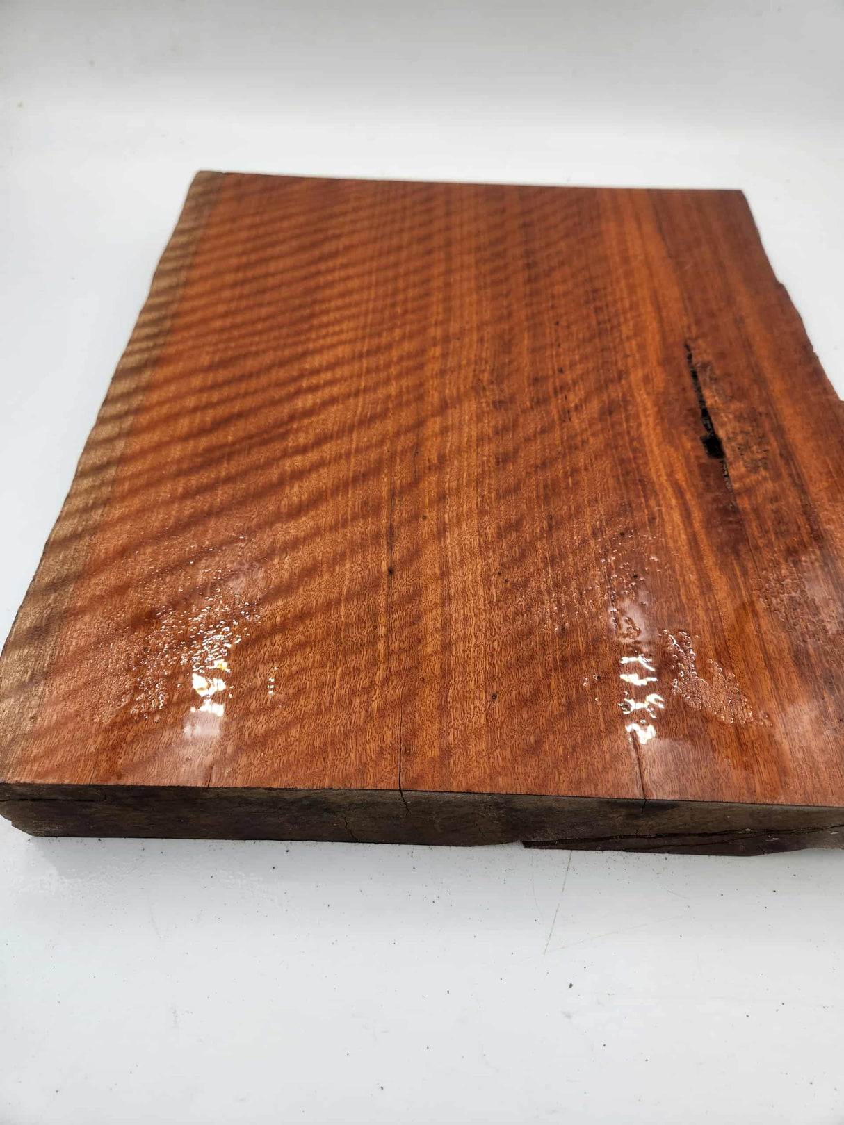 Red Gum Board With Fiddle Back 400mmx340mmx50mm