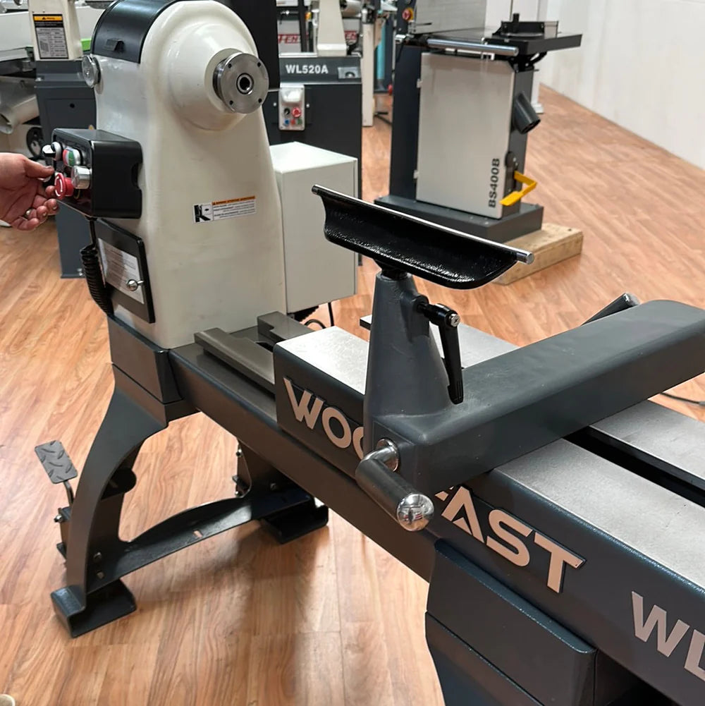 Woodfast 762mm (30") Swing x 1060mm (40") Between Centres Super Heavy Duty Wood Lathe 3HP