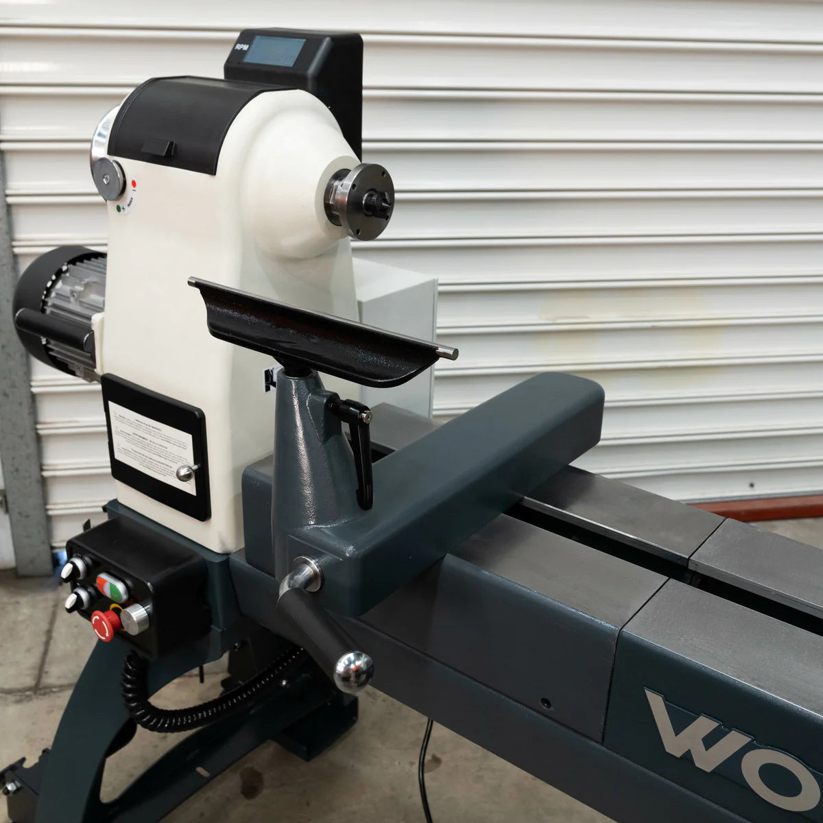 Woodfast 762mm (30") Swing x 1060mm (40") Between Centres Super Heavy Duty Wood Lathe 3HP